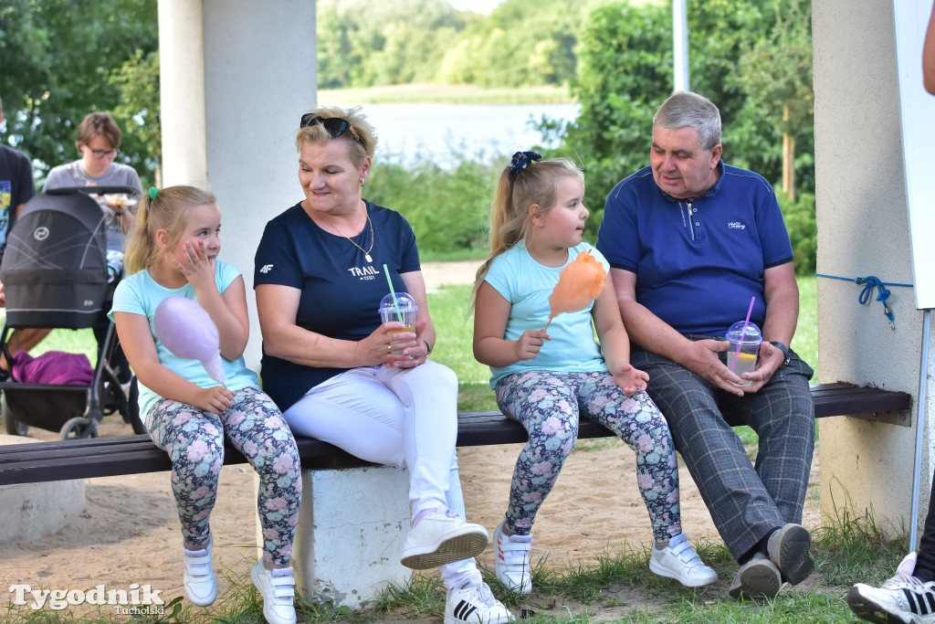 Morsy żegnają lato na plaży w Bysławiu