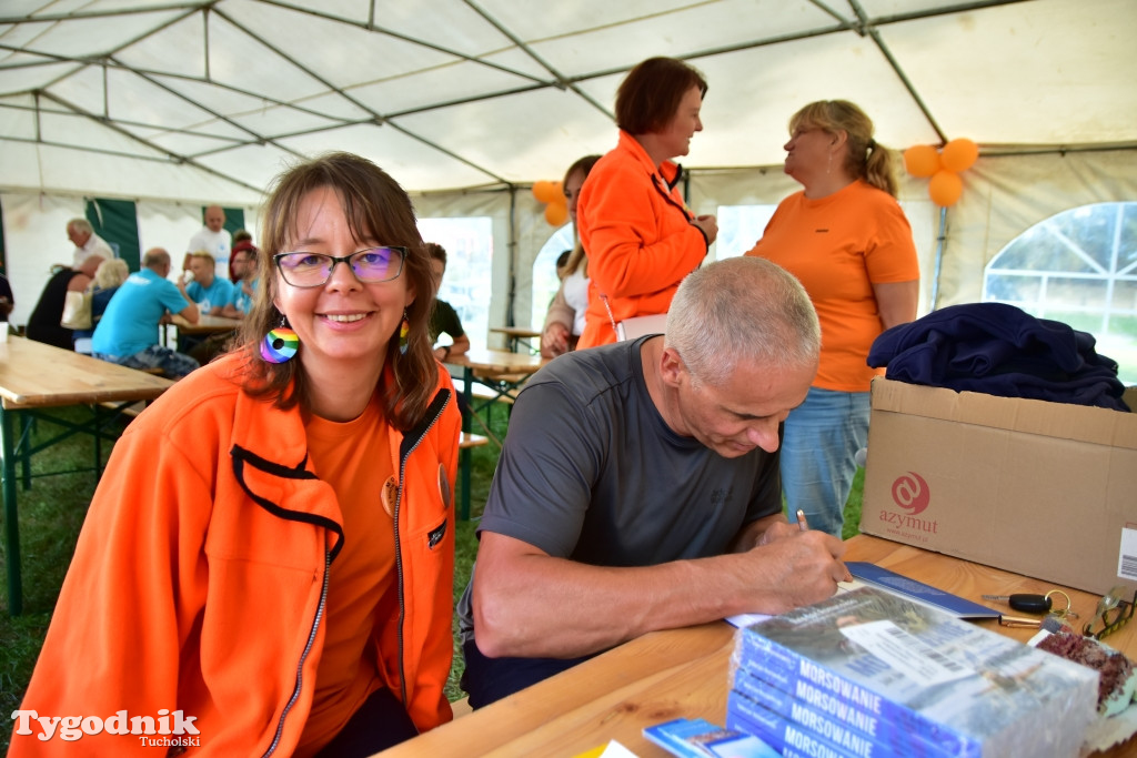 Morsy żegnają lato na plaży w Bysławiu