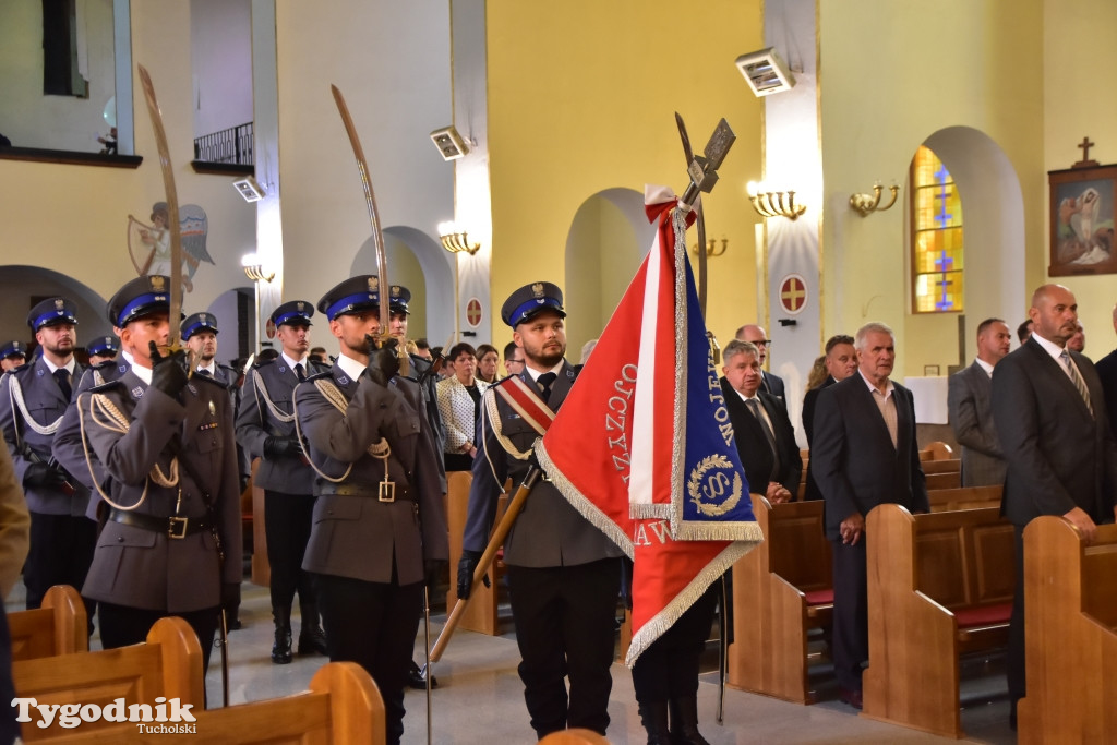 Nadanie sztandaru KPP w Tucholi