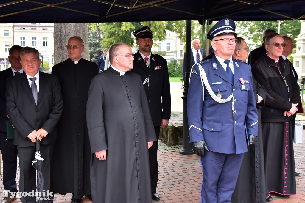 Nadanie sztandaru KPP w Tucholi