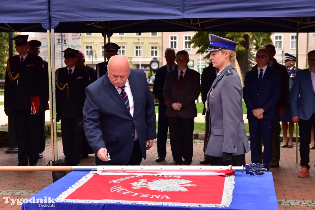 Nadanie sztandaru KPP w Tucholi