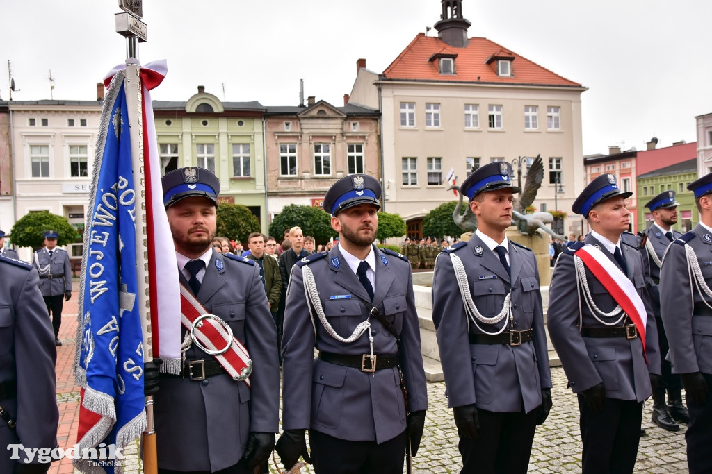 Nadanie sztandaru KPP w Tucholi