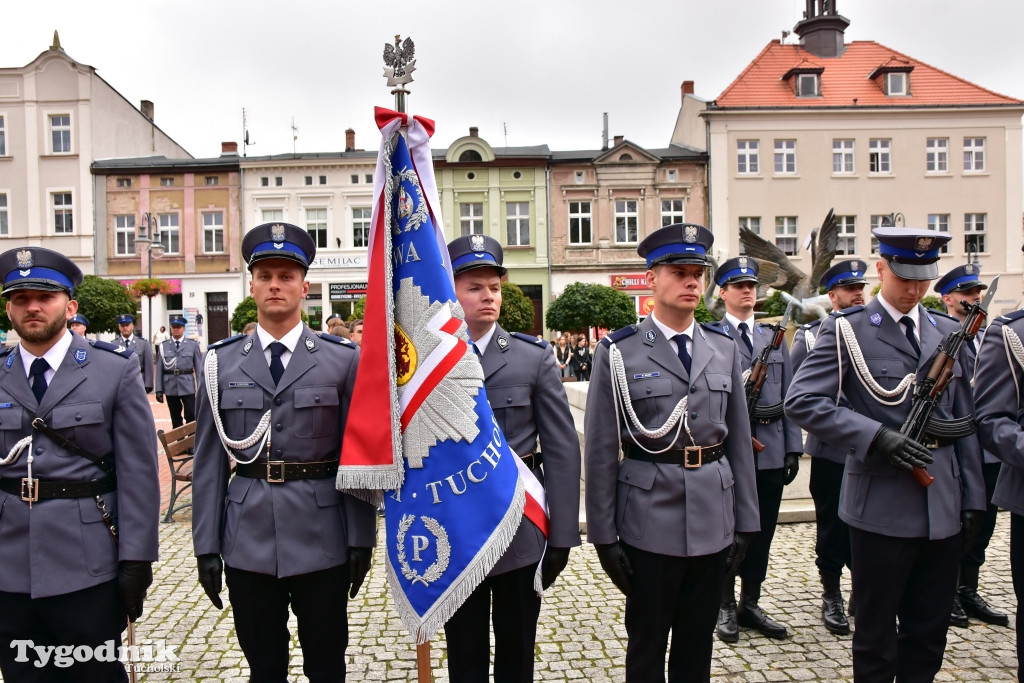 Nadanie sztandaru KPP w Tucholi