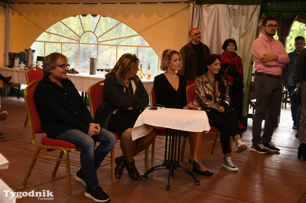Plener w Brdzie, na nim dzieci ze Sztukarni (2022)