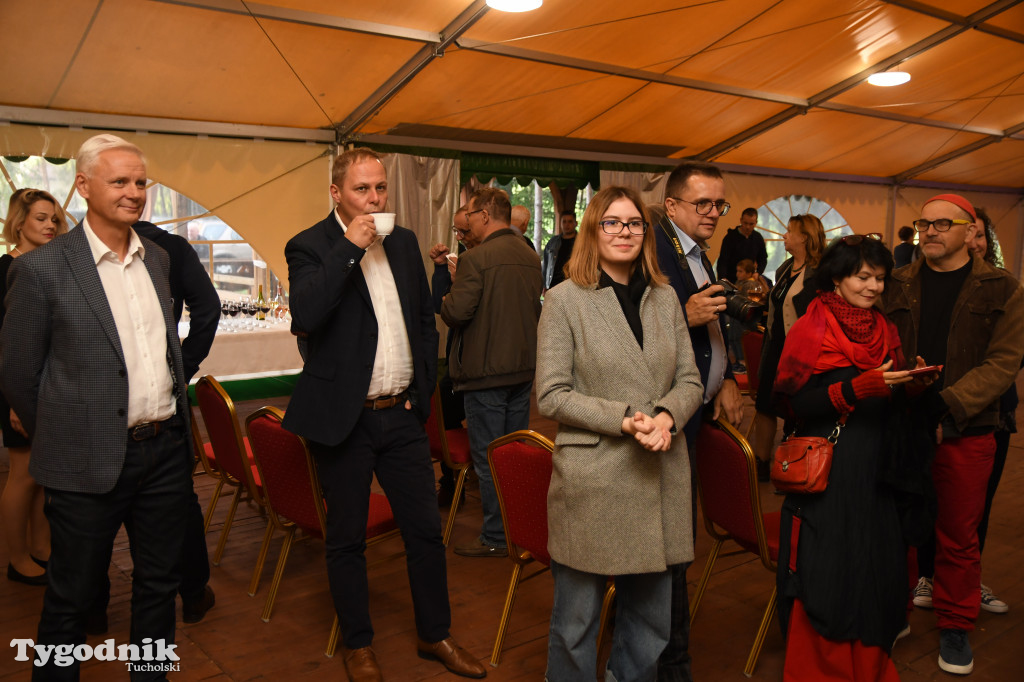 Plener w Brdzie, na nim dzieci ze Sztukarni (2022)