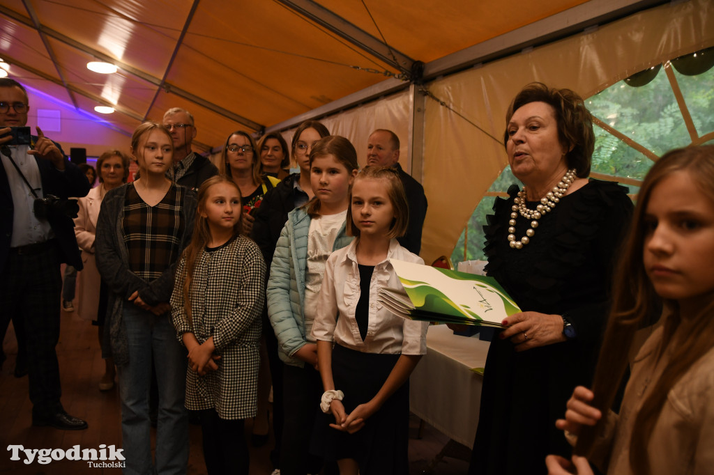 Plener w Brdzie, na nim dzieci ze Sztukarni (2022)