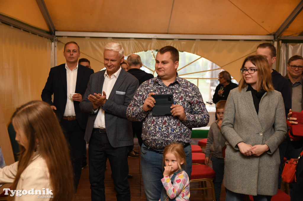 Plener w Brdzie, na nim dzieci ze Sztukarni (2022)