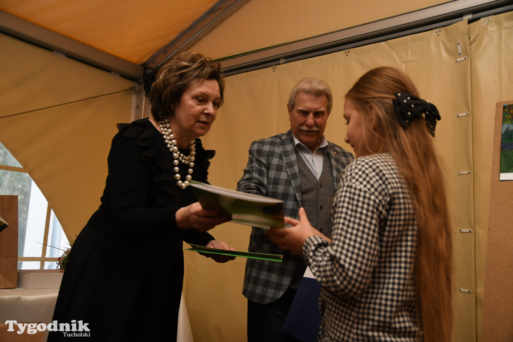 Plener w Brdzie, na nim dzieci ze Sztukarni (2022)