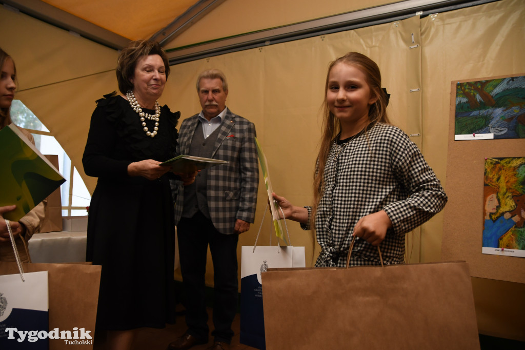 Plener w Brdzie, na nim dzieci ze Sztukarni (2022)