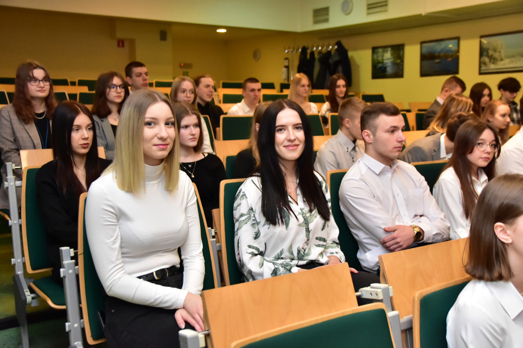 Stypendia dla uczniów LO, ZSLiA i ZSLiT