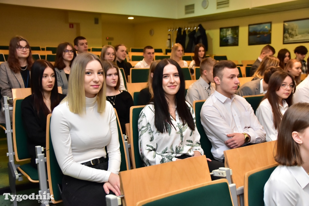 Stypendia dla uczniów LO, ZSLiA i ZSLiT