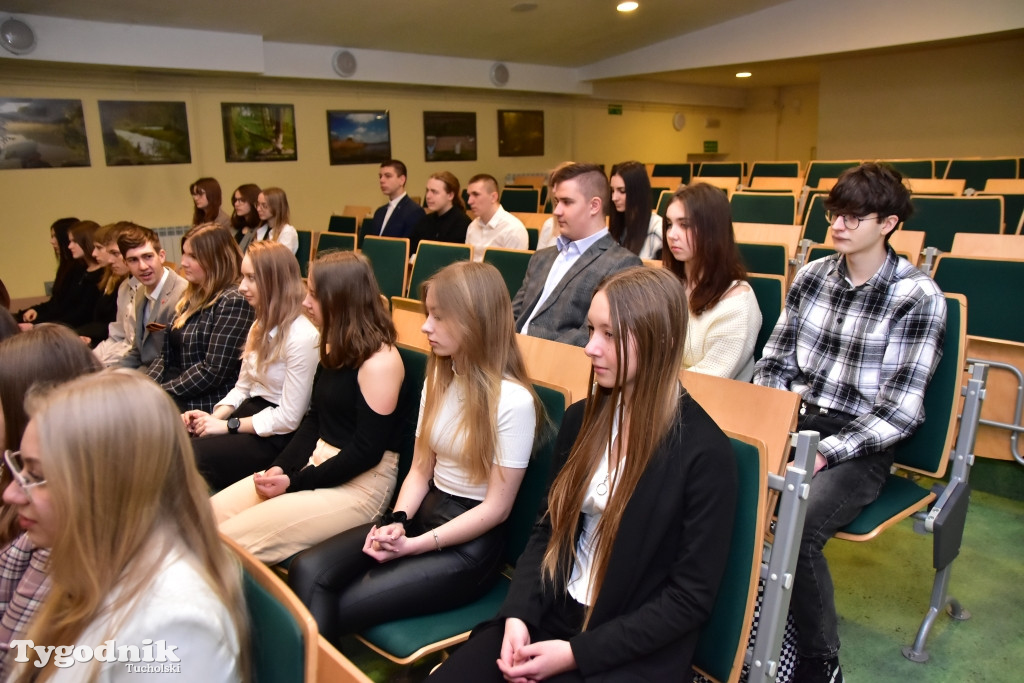 Stypendia dla uczniów LO, ZSLiA i ZSLiT