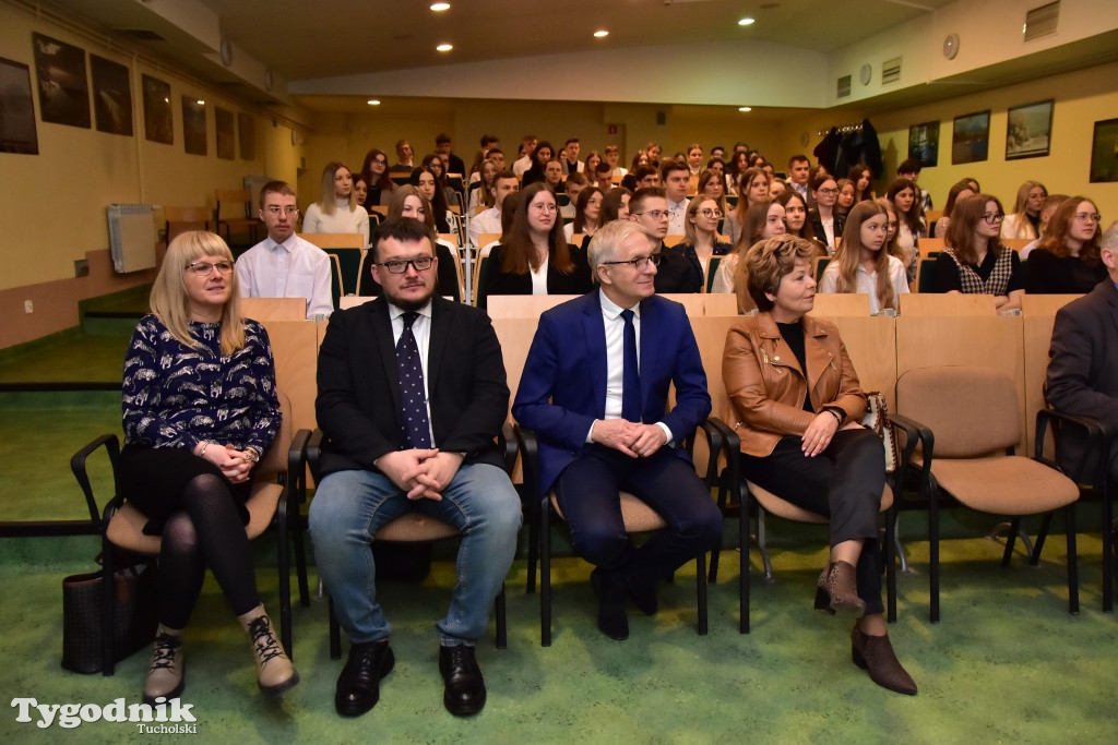 Stypendia dla uczniów LO, ZSLiA i ZSLiT