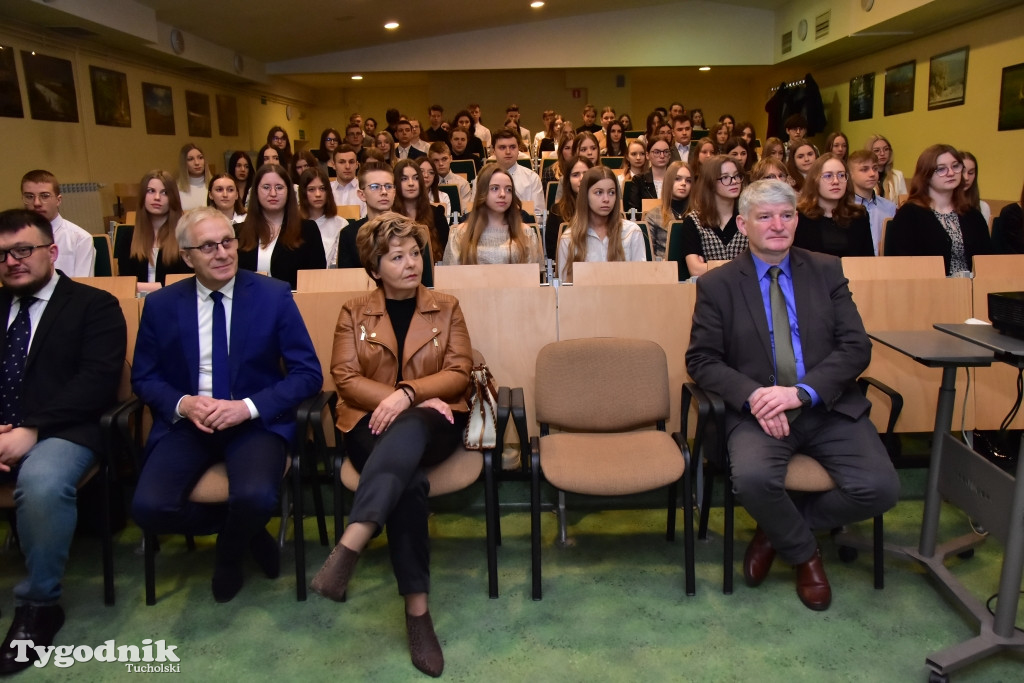 Stypendia dla uczniów LO, ZSLiA i ZSLiT