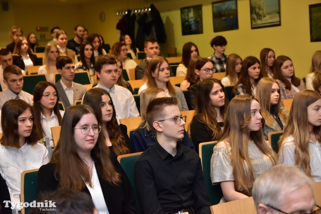 Stypendia dla uczniów LO, ZSLiA i ZSLiT