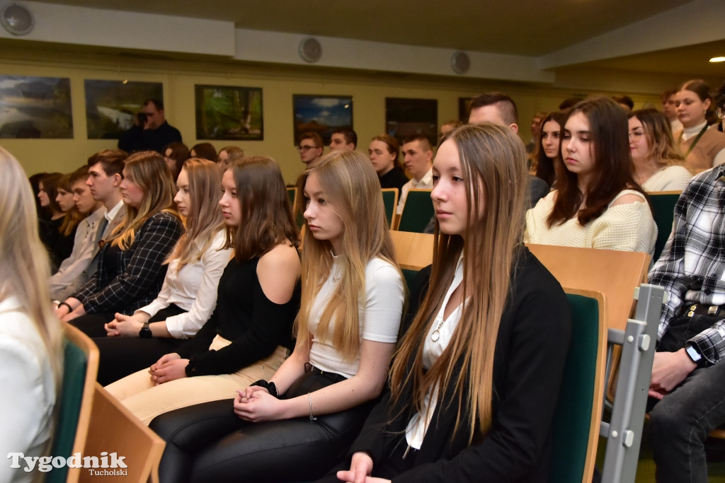 Stypendia dla uczniów LO, ZSLiA i ZSLiT