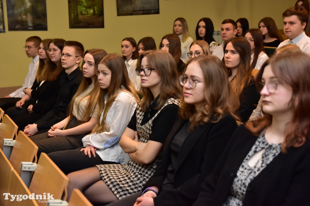Stypendia dla uczniów LO, ZSLiA i ZSLiT