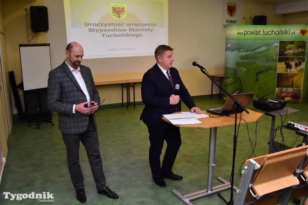 Stypendia dla uczniów LO, ZSLiA i ZSLiT