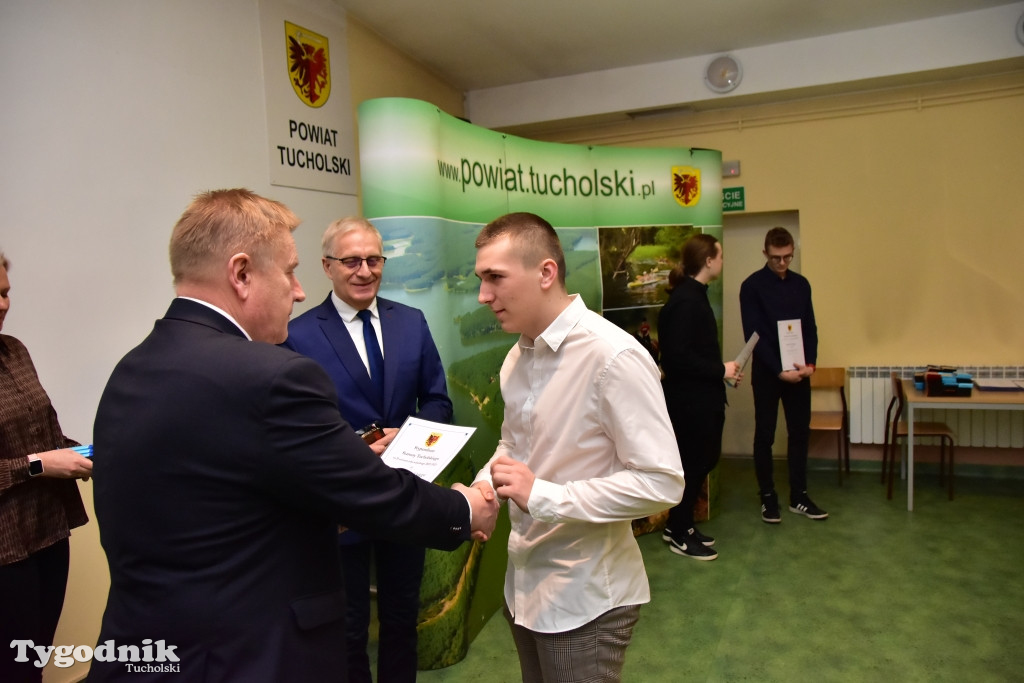 Stypendia dla uczniów LO, ZSLiA i ZSLiT