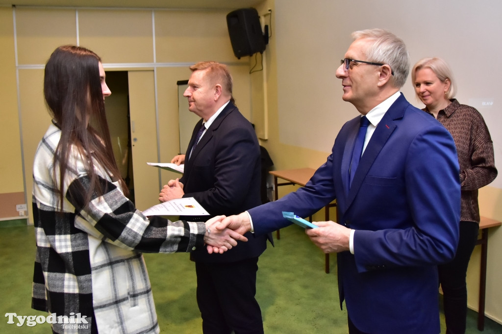 Stypendia dla uczniów LO, ZSLiA i ZSLiT