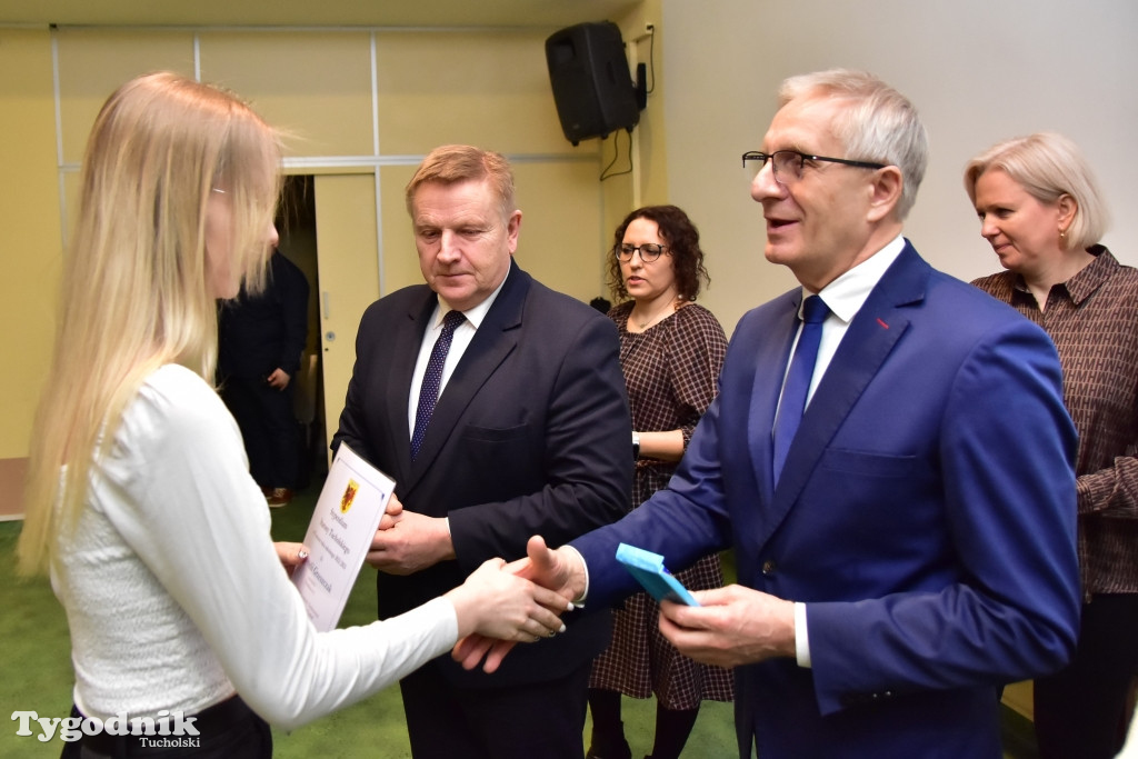Stypendia dla uczniów LO, ZSLiA i ZSLiT