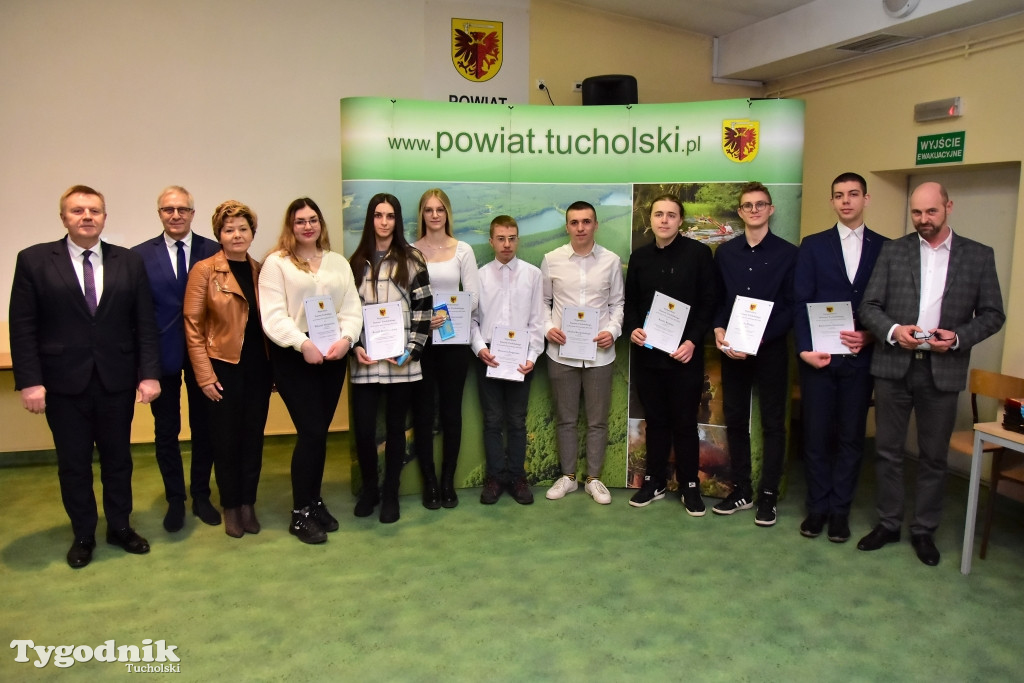 Stypendia dla uczniów LO, ZSLiA i ZSLiT