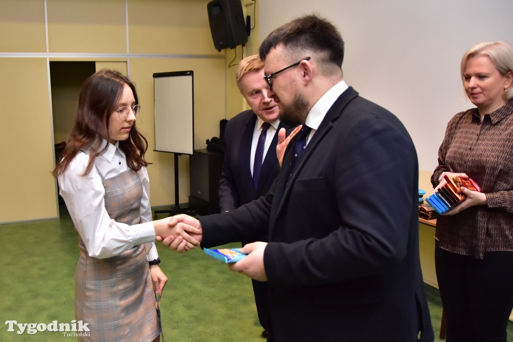 Stypendia dla uczniów LO, ZSLiA i ZSLiT