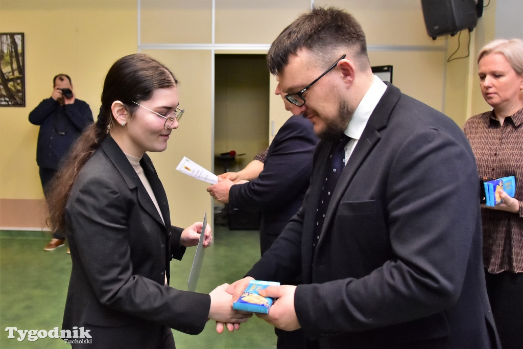 Stypendia dla uczniów LO, ZSLiA i ZSLiT