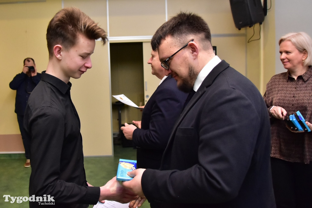 Stypendia dla uczniów LO, ZSLiA i ZSLiT