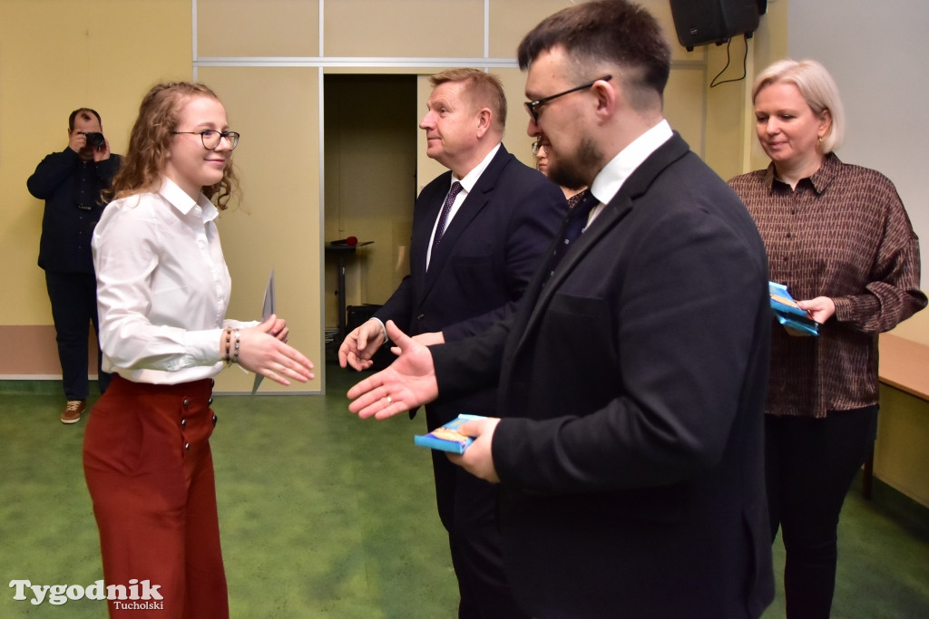 Stypendia dla uczniów LO, ZSLiA i ZSLiT