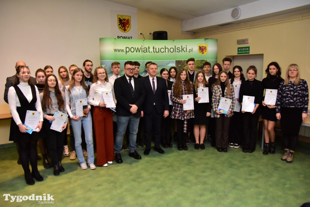 Stypendia dla uczniów LO, ZSLiA i ZSLiT