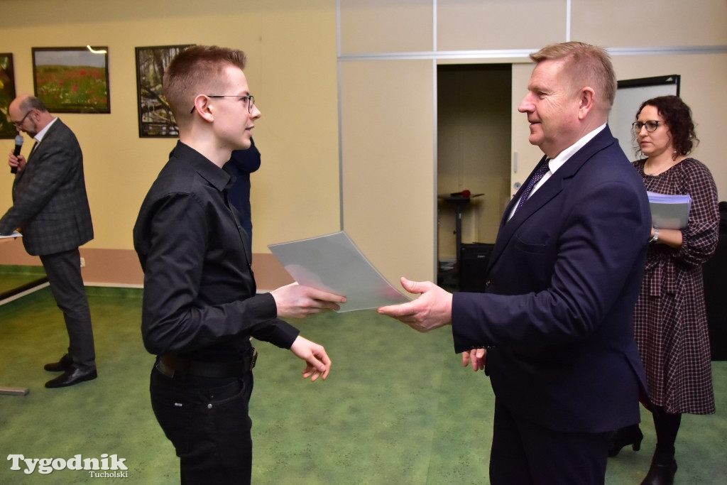 Stypendia dla uczniów LO, ZSLiA i ZSLiT