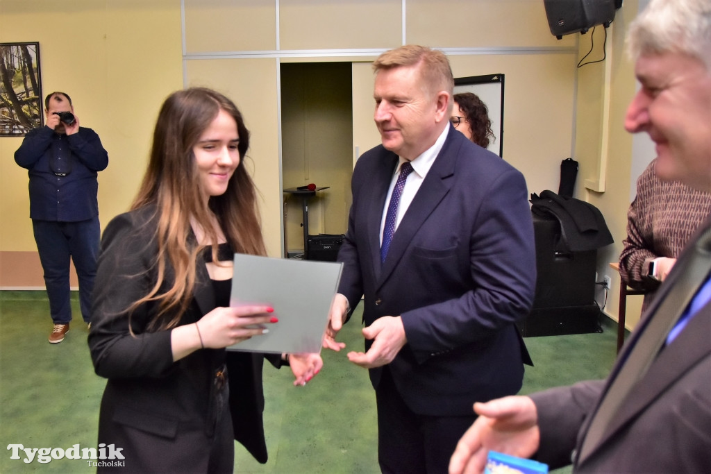 Stypendia dla uczniów LO, ZSLiA i ZSLiT