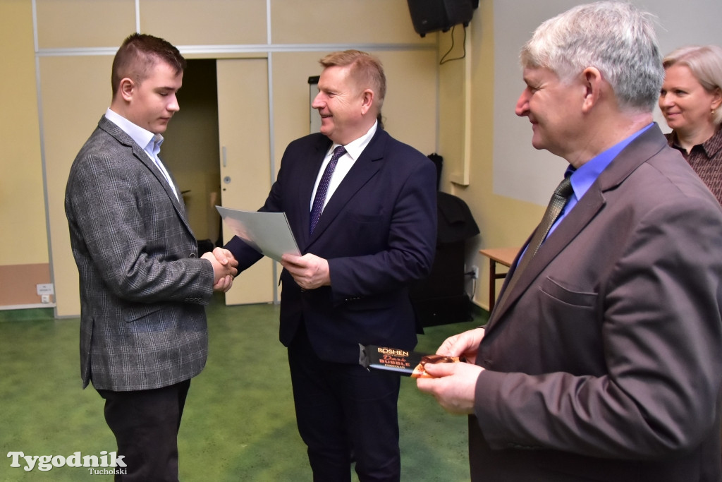 Stypendia dla uczniów LO, ZSLiA i ZSLiT