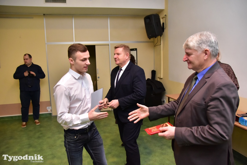 Stypendia dla uczniów LO, ZSLiA i ZSLiT