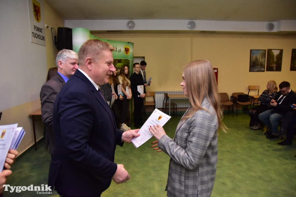 Stypendia dla uczniów LO, ZSLiA i ZSLiT