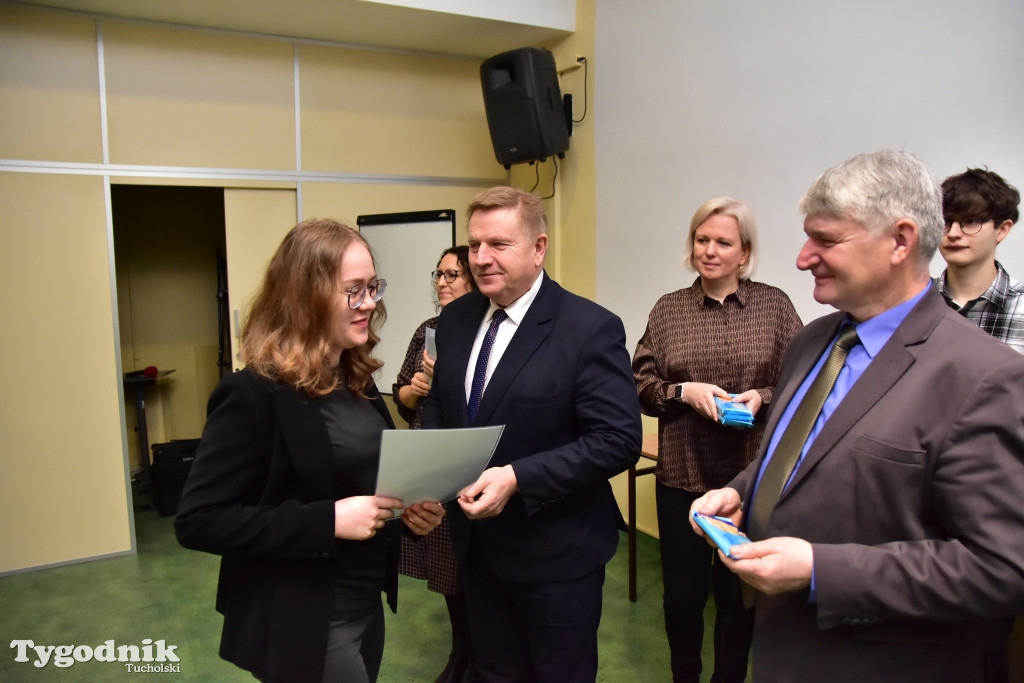 Stypendia dla uczniów LO, ZSLiA i ZSLiT