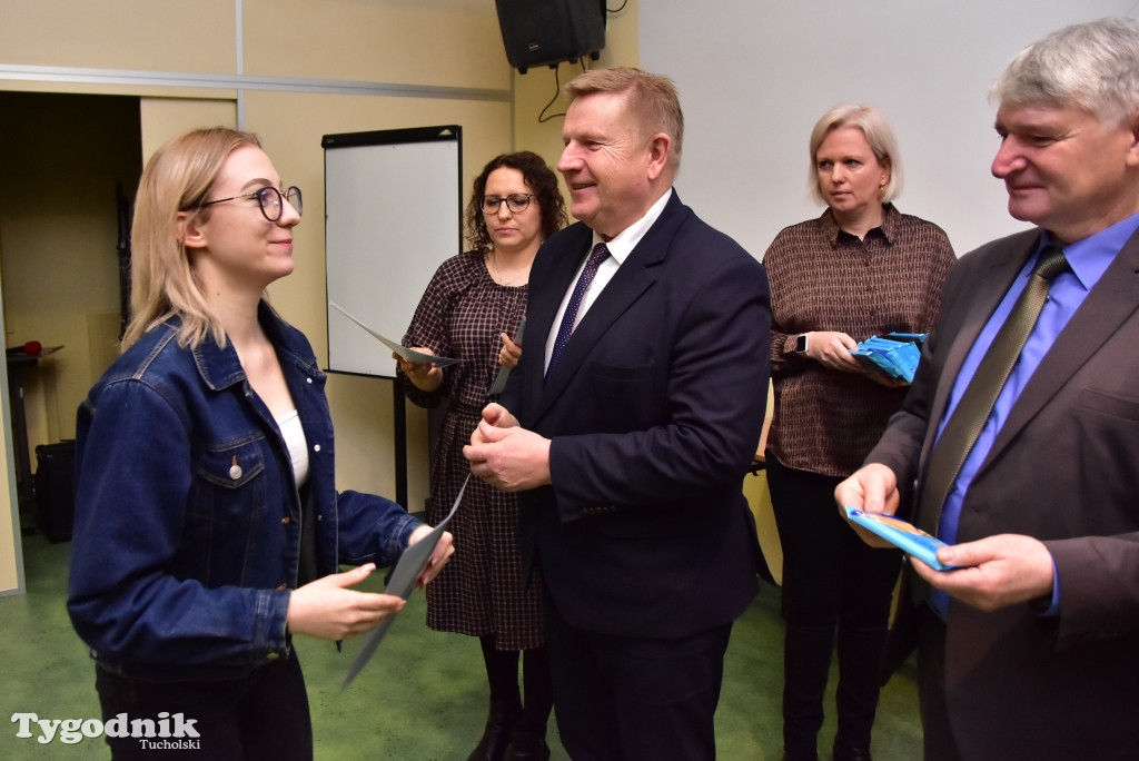 Stypendia dla uczniów LO, ZSLiA i ZSLiT
