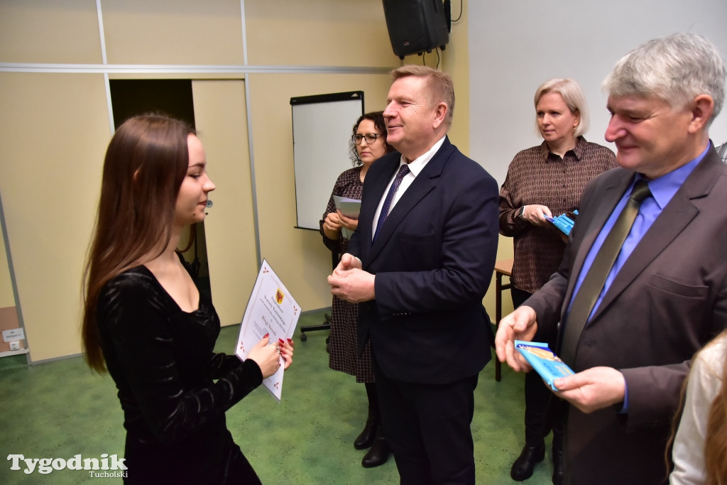 Stypendia dla uczniów LO, ZSLiA i ZSLiT