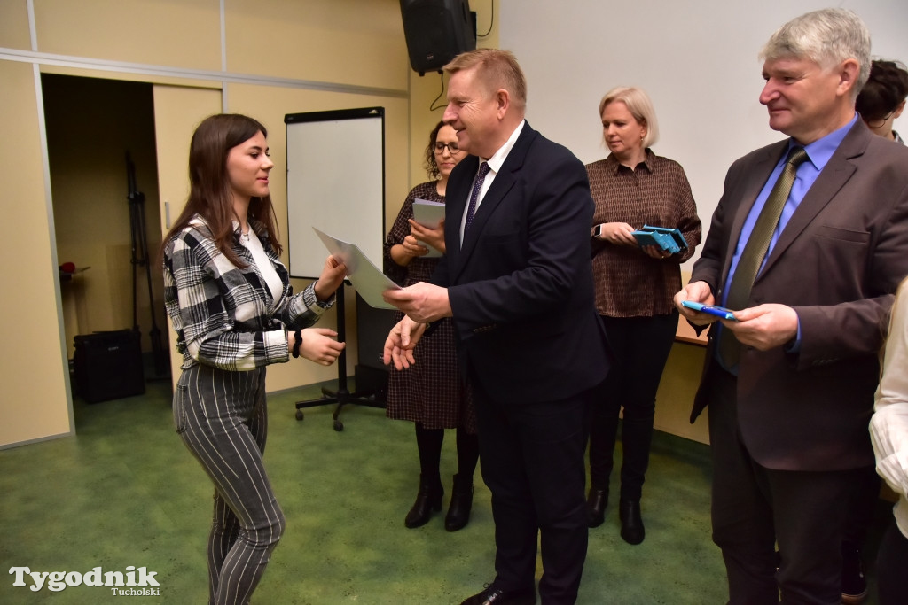 Stypendia dla uczniów LO, ZSLiA i ZSLiT