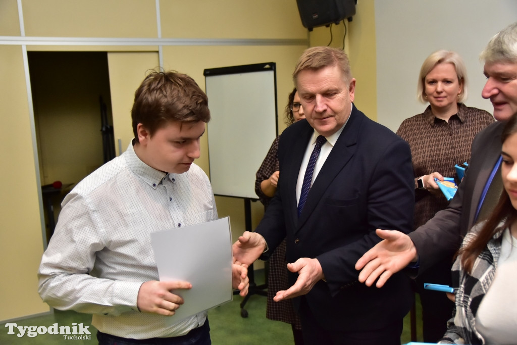 Stypendia dla uczniów LO, ZSLiA i ZSLiT