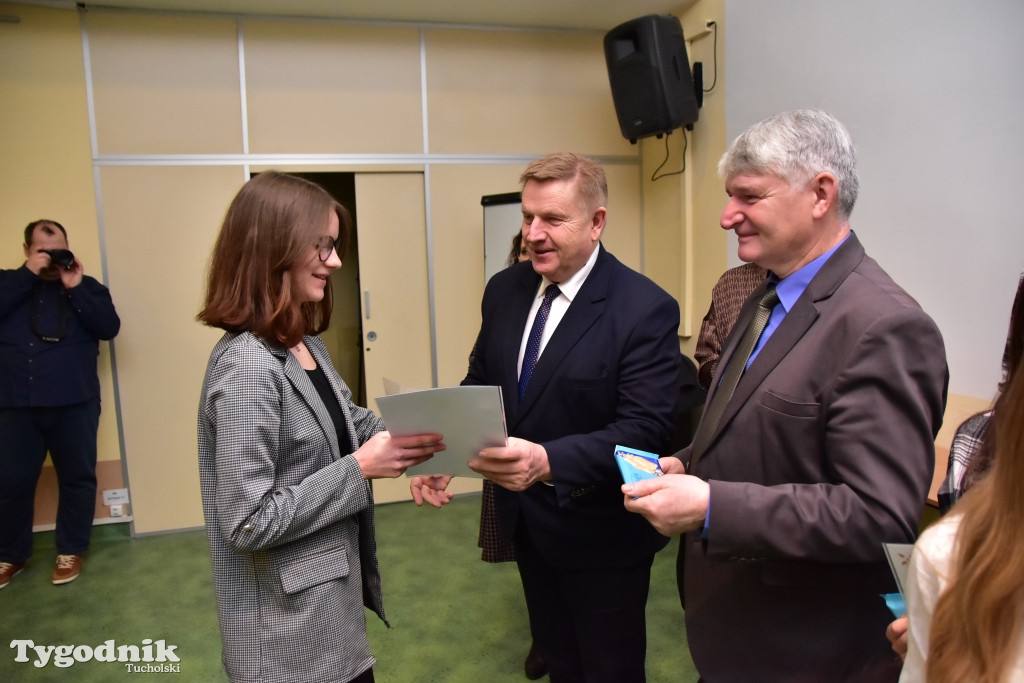 Stypendia dla uczniów LO, ZSLiA i ZSLiT