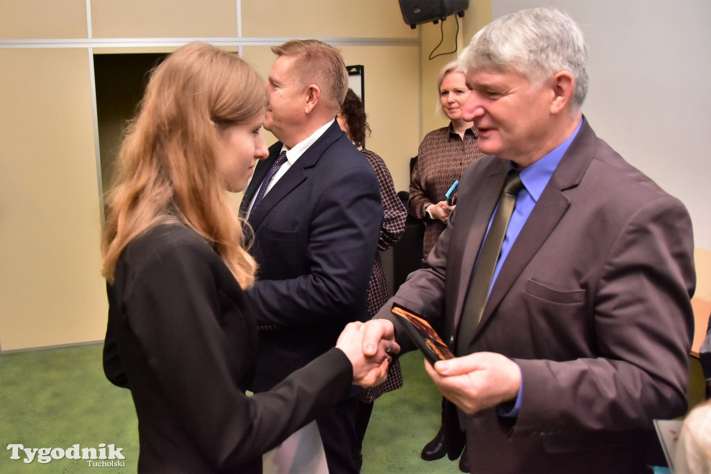 Stypendia dla uczniów LO, ZSLiA i ZSLiT