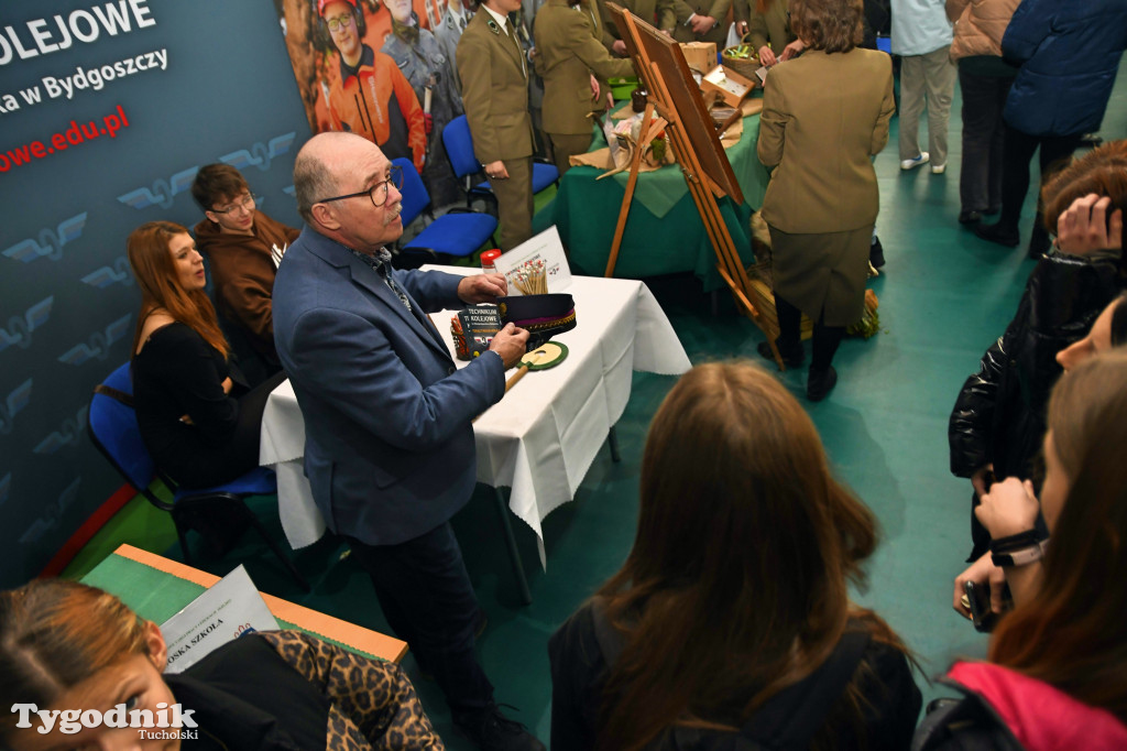 Powiatowe Targi Pracy i Edukacji - Tuchola (10.03.2023)
