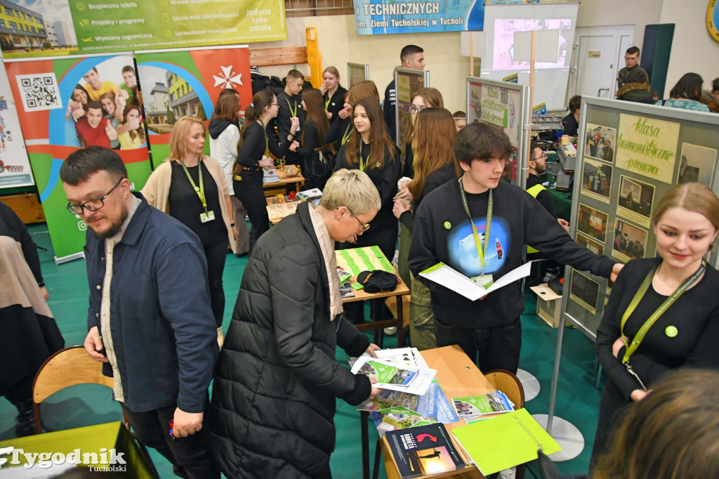 Powiatowe Targi Pracy i Edukacji - Tuchola (10.03.2023)