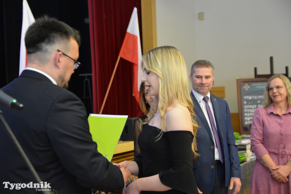 Nowodworek żegna absolwentów / GALERIA ZDJĘĆ