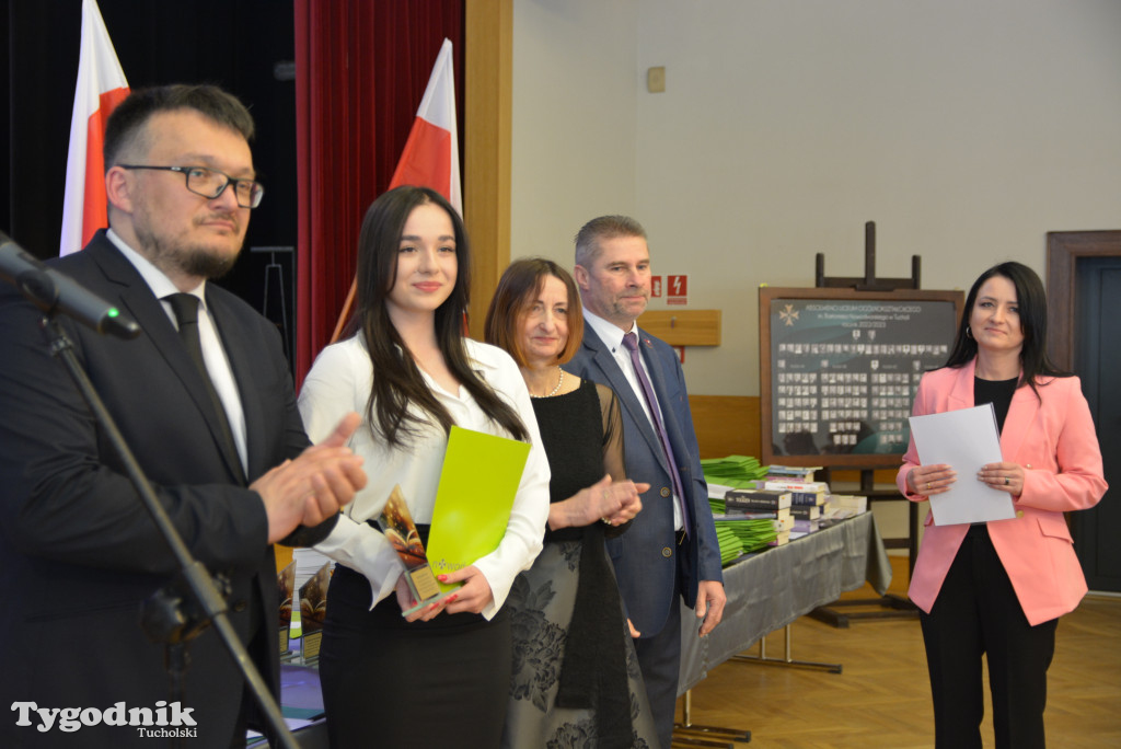Nowodworek żegna absolwentów / GALERIA ZDJĘĆ