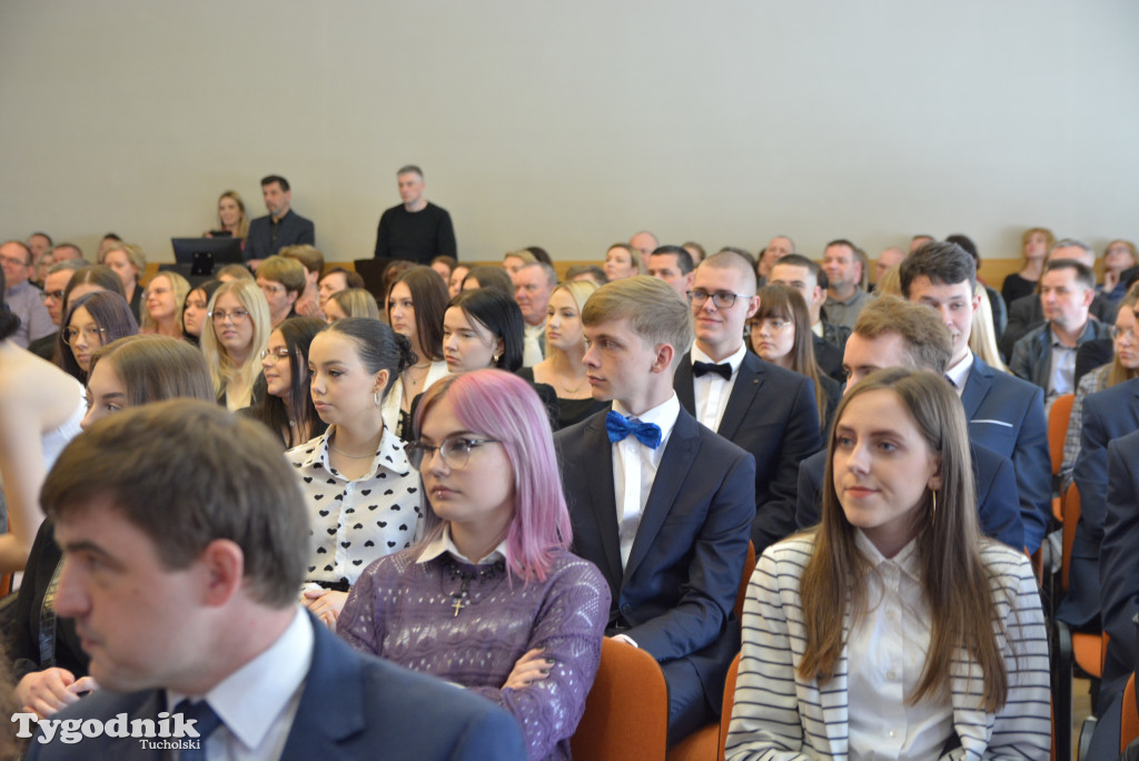 Nowodworek żegna absolwentów / GALERIA ZDJĘĆ