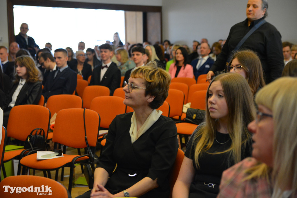 Nowodworek żegna absolwentów / GALERIA ZDJĘĆ