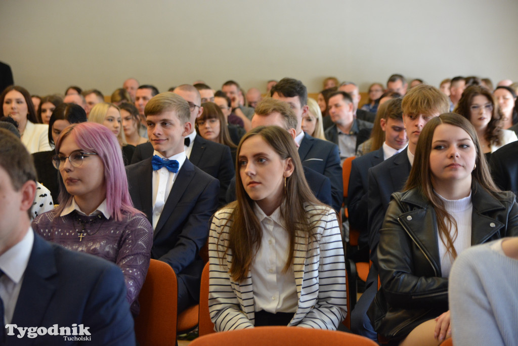 Nowodworek żegna absolwentów / GALERIA ZDJĘĆ